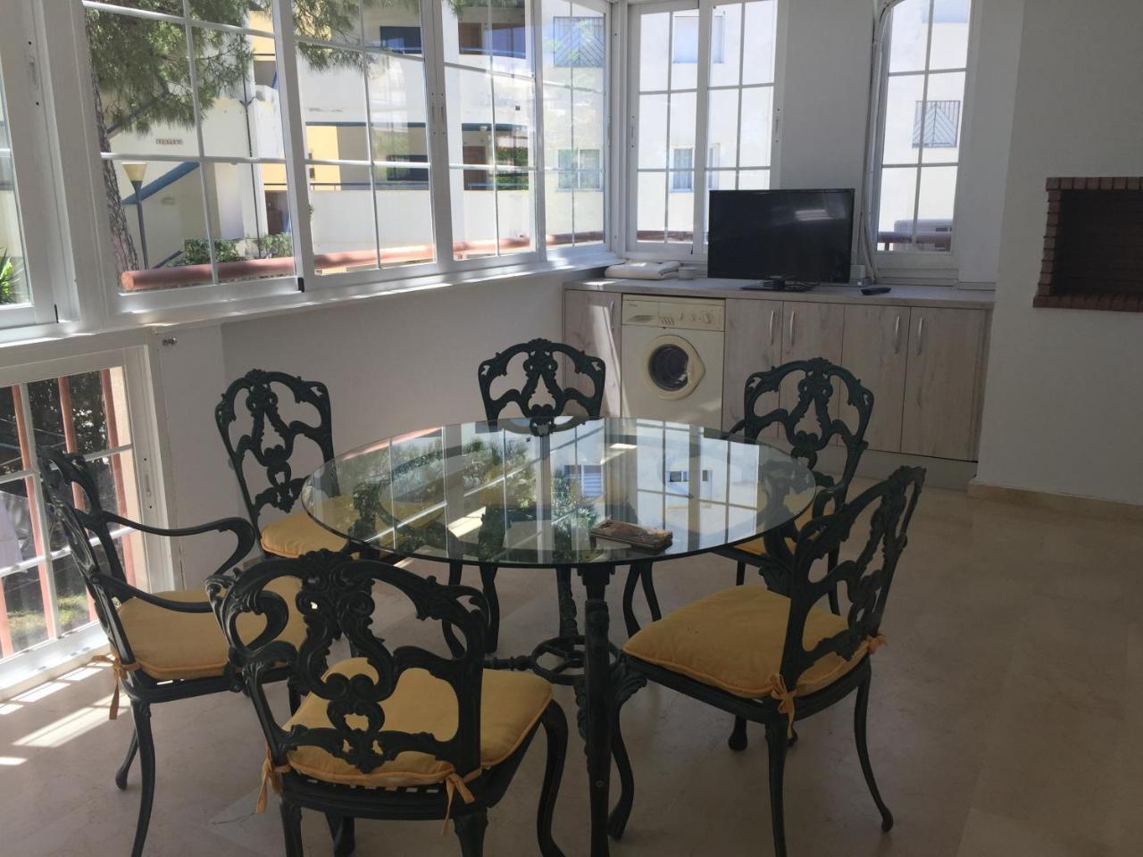 Apartamento En Playa La Luna Sitio de Calahonda Exterior foto